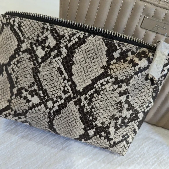 Ju-ju-be All Set 3 zipper bag set in Taupe - Picture 8 of 14